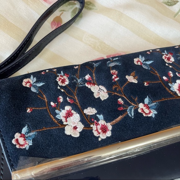 Embroidered floral purse/clutch - Picture 4 of 9